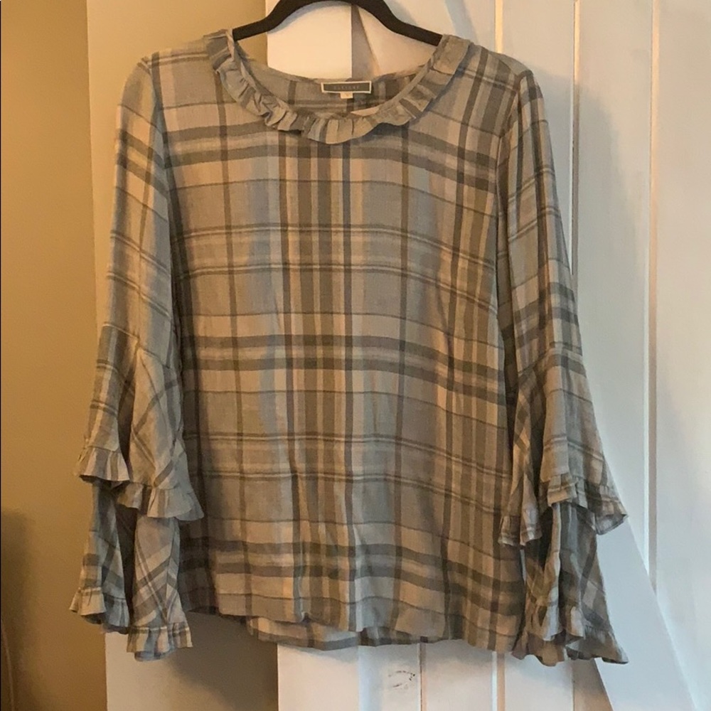 Pleione small gray checkered top ruffle sleeve